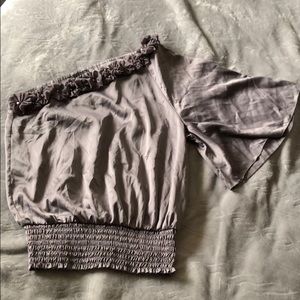 One shoulder shirt